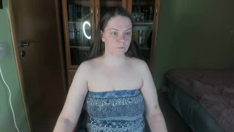 Snapshot of mia_lores chatting on April 2026 09:26:02 AM mia_lores online show from April 2026 09:26:02 AM