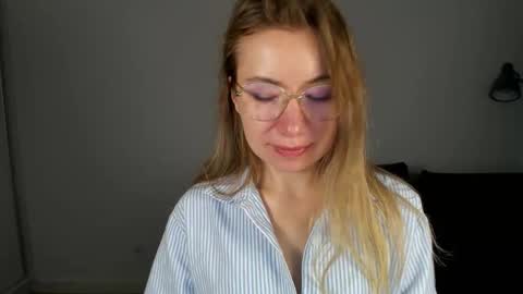 Mia online show from January 2026 07:33:02 AM