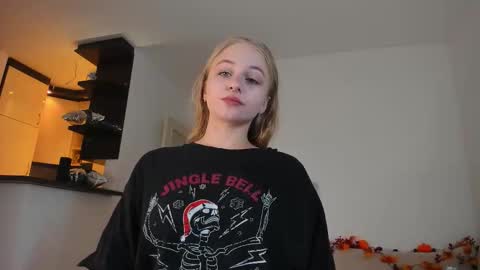 Mia here Appreciate your support online show from September 2025 10:39:02 AM