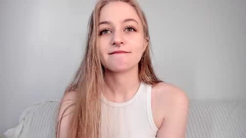 Snapshot of mia_meows chatting on April 2026 07:17:02 AM Mia here Appreciate your support online show from April 2026 07:17:02 AM