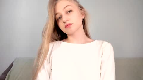 Snapshot of mia_meows chatting on May 2026 07:26:02 AM Mia here Appreciate your support online show from May 2026 07:26:02 AM