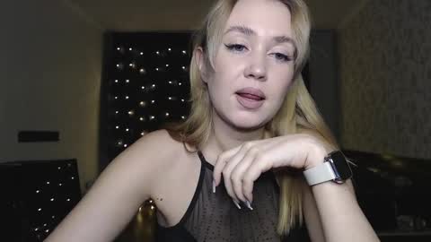 Mia online show from February 2025 12:43:02 PM