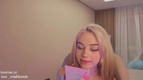 Snapshot of mia_milagros chatting on December 2024 04:27:02 AM mia_milagros online show from December 2024 04:27:02 AM