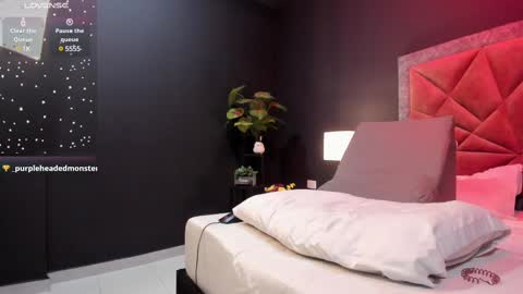 MIA  online show from March 2025 10:20:01 PM