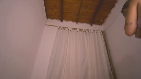 mia independent model online show from February 2026 01:01:02 PM