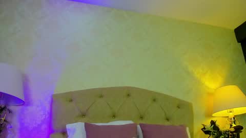 mia montess online show from April 2026 01:22:02 PM