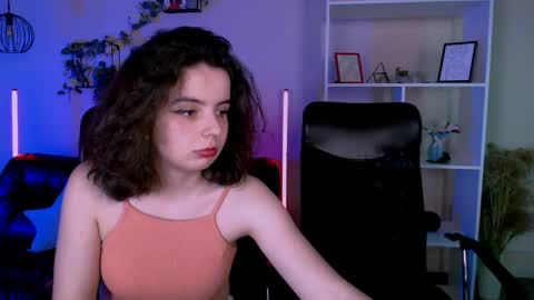 mia_mooon_ online show from June 2026 08:27:02 AM