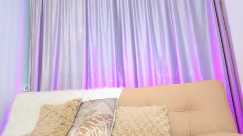 Mia online show from March 2026 12:16:01 PM