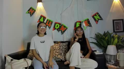 Snapshot of mia_petite72 chatting on November 2025 10:42:02 PM mia_petite72 online show from November 2025 10:42:02 PM