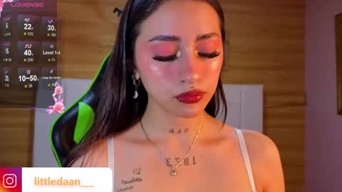 Snapshot of mia_ponce_a chatting on December 2025 12:45:02 PM MIA online show from December 2025 12:45:02 PM
