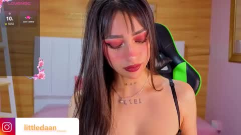 Snapshot of mia_ponce_a chatting on January 2026 01:05:01 PM MIA online show from January 2026 01:05:01 PM