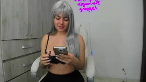 Snapshot of mia_rise chatting on February 2025 03:23:02 AM Mia online show from February 2025 03:23:02 AM