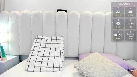 Snapshot of mia_rom chatting on February 2025 01:02:01 PM Mia online show from February 2025 01:02:01 PM