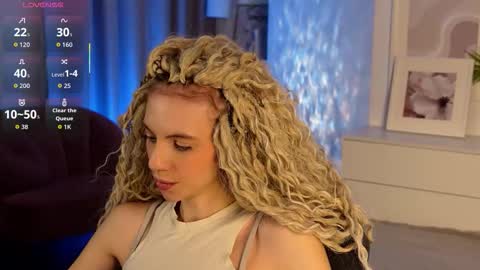 Mia online show from December 2025 06:31:01 AM