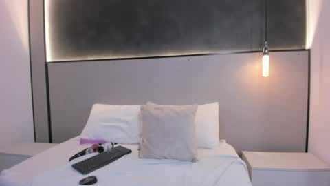 M I A online show from April 2026 12:16:02 PM