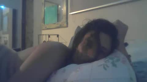 Mia online show from May 2026 06:53:02 AM