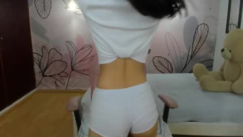 Snapshot of mia_vanucci chatting on February 2025 07:20:01 AM Mia Vanucci online show from February 2025 07:20:01 AM