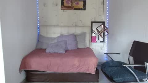 Snapshot of mia_velvet1 chatting on July 2026 04:24:01 PM MIA online show from July 2026 04:24:01 PM