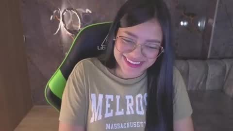 mia_velvet_cn online show from June 2026 01:37:02 PM