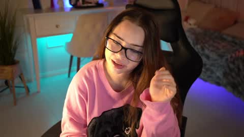 Snapshot of mia_vixen_ chatting on February 2025 03:45:01 AM VixenMia online show from February 2025 03:45:01 AM