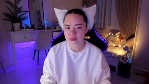 Snapshot of mia_vixen_ chatting on February 2025 03:45:02 AM VixenMia online show from February 2025 03:45:02 AM