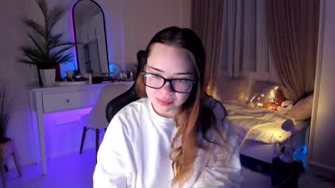 Snapshot of mia_vixen_ chatting on February 2025 03:42:01 AM VixenMia online show from February 2025 03:42:01 AM