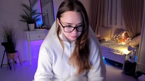 Snapshot of mia_vixen_ chatting on February 2025 03:36:02 AM VixenMia online show from February 2025 03:36:02 AM