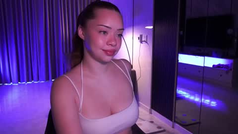 Snapshot of mia_vixen_ chatting on September 2025 02:27:02 AM VixenMia online show from September 2025 02:27:02 AM