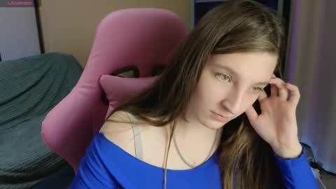 Mia online show from November 2025 10:19:01 AM