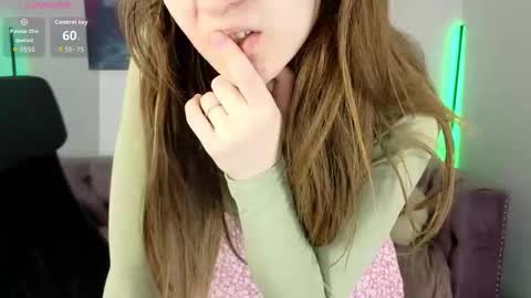 Mia online show from February 2026 10:25:02 AM