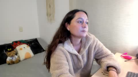 Snapshot of mia_xgray chatting on December 2024 10:32:01 PM Mia online show from December 2024 10:32:01 PM