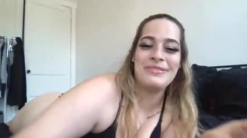 Snapshot of miaaasturbate chatting on May 2026 04:12:02 PM Mia Moji online show from May 2026 04:12:02 PM