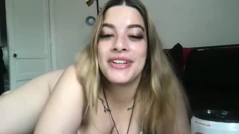 Snapshot of miaaasturbate chatting on May 2026 12:56:01 PM Mia Moji online show from May 2026 12:56:01 PM