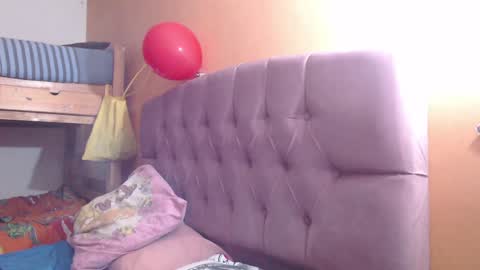 Snapshot of miaabrownn chatting on December 2024 02:10:02 AM MIA online show from December 2024 02:10:02 AM