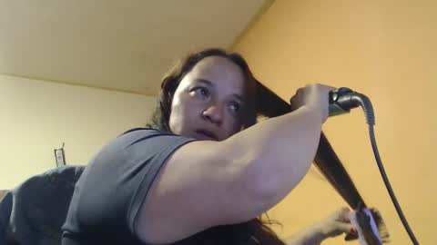 Snapshot of miaabrownn chatting on February 2025 09:15:01 PM MIA online show from February 2025 09:15:01 PM