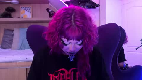 Mia online show from February 2025 03:58:02 PM