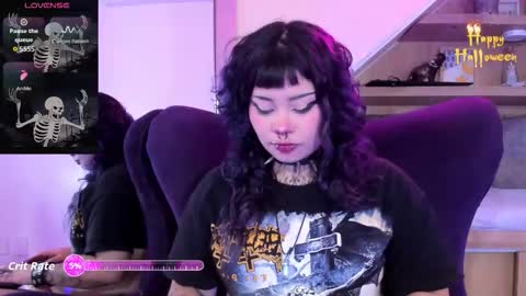 Mia online show from October 2025 03:28:02 AM