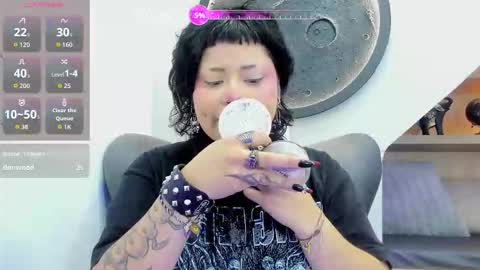 Mia online show from February 2026 12:56:01 PM