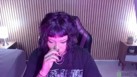 Mia online show from April 2026 02:00:02 PM