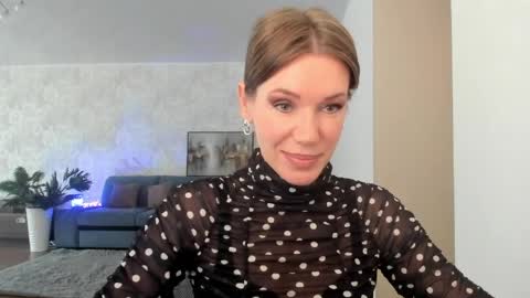 Mia online show from May 2026 04:21:02 AM