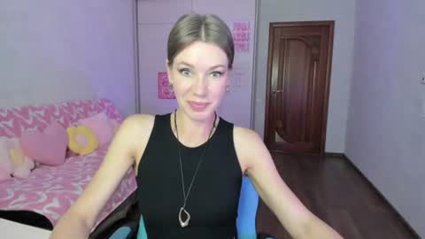 Snapshot of miababy14 chatting on June 2026 04:26:02 AM Mia online show from June 2026 04:26:02 AM