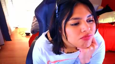 Snapshot of miacanela_xo chatting on January 2025 06:31:01 AM Mia online show from January 2025 06:31:01 AM