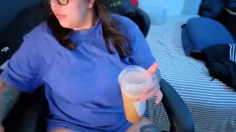 Mia online show from April 2026 02:28:01 AM