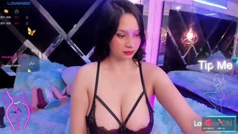 Mia online show from October 2025 01:41:02 AM