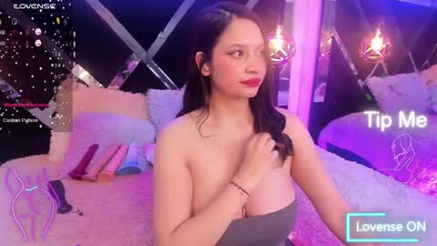 Mia online show from December 2025 02:53:01 AM