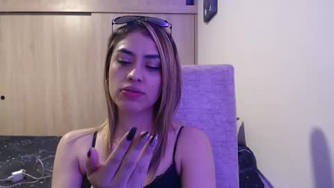 Miia  online show from November 2025 02:55:01 AM