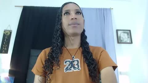 MiaCoock online show from November 2025 01:23:02 PM