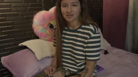 Mia online show from January 2025 07:53:01 AM