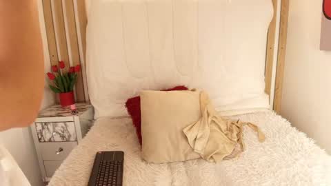 Snapshot of miaginger_ chatting on June 2026 12:32:02 AM Mia online show from June 2026 12:32:02 AM