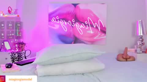 Mia  online show from April 2026 03:48:02 PM